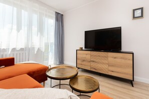 Apartment, 1 Bedroom, Balcony | Living room