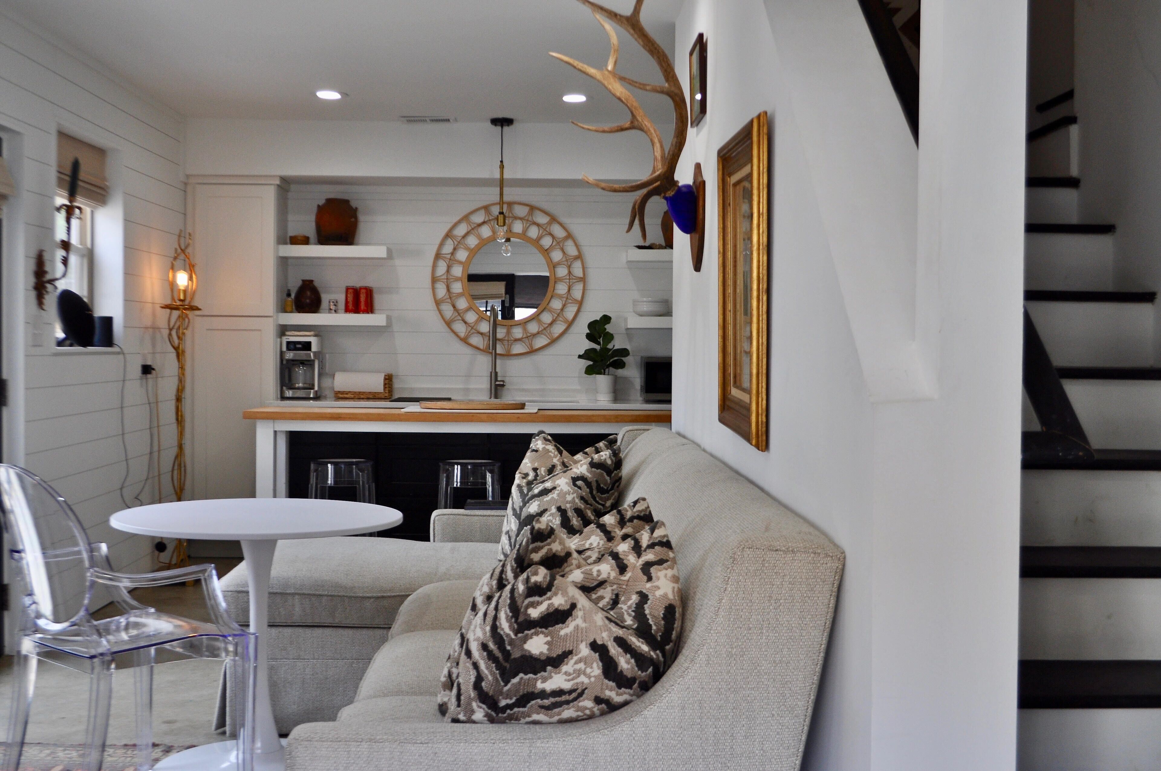 A Cozy and Chic Studio