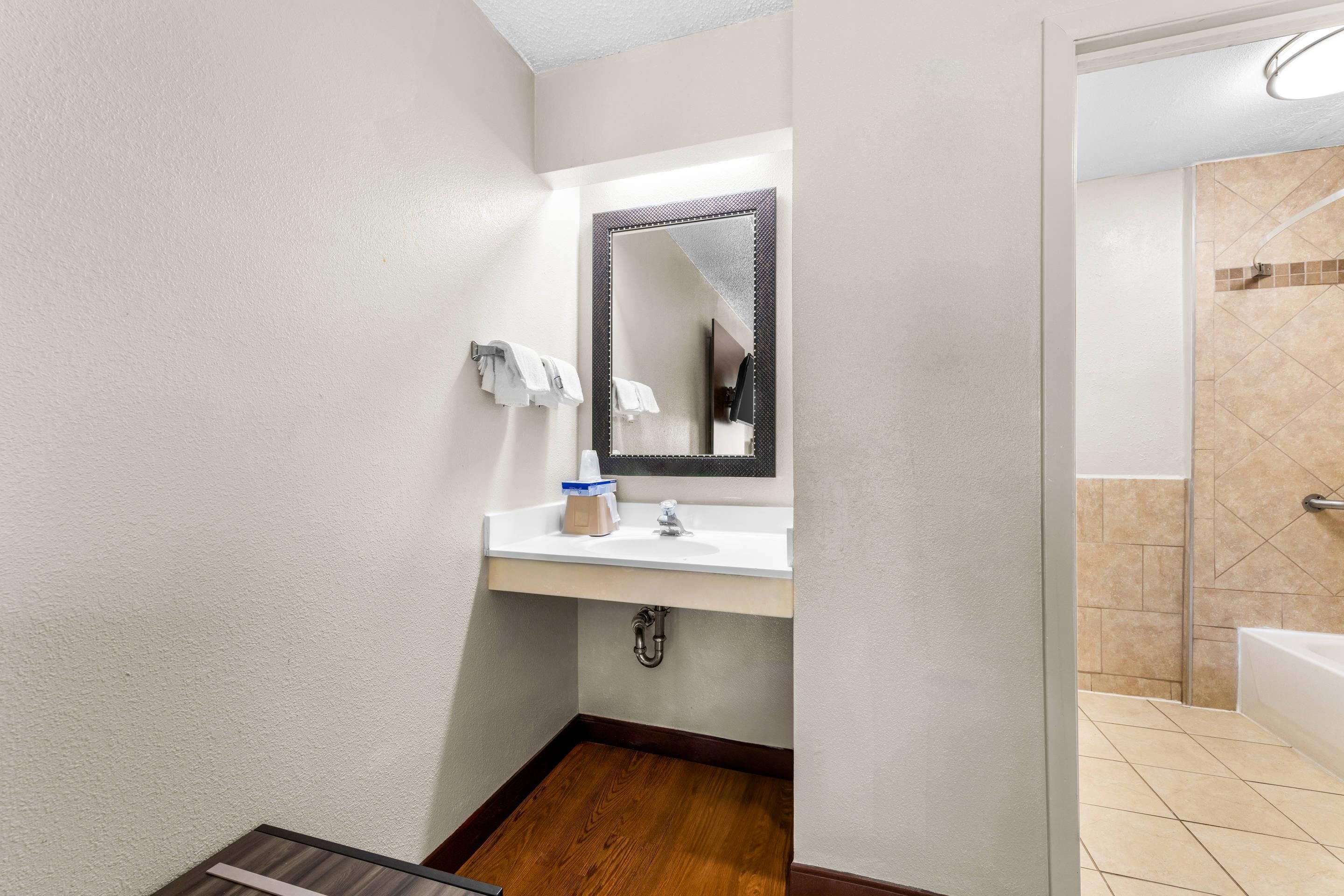 room, 1 king bed, accessible, non smoking | free wifi, bed sheets