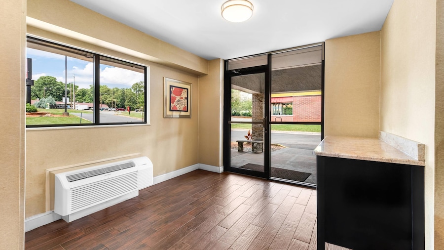 Econo Lodge Charlotte Airport