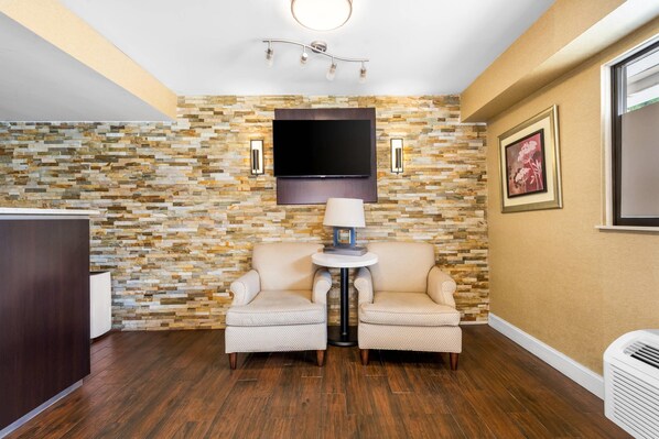 Lobby - Econo Lodge Charlotte Airport (Charlotte)