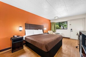 Zimmer, 1 King-Bett, barrierefrei, Nichtraucher | Kostenloses WLAN, Bettwäsche