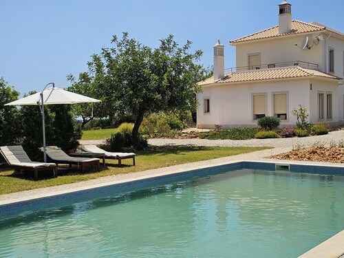 Apartamento no 1º Andar em Moradia no Campo