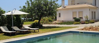 Apartamento no 1º Andar em Moradia no Campo