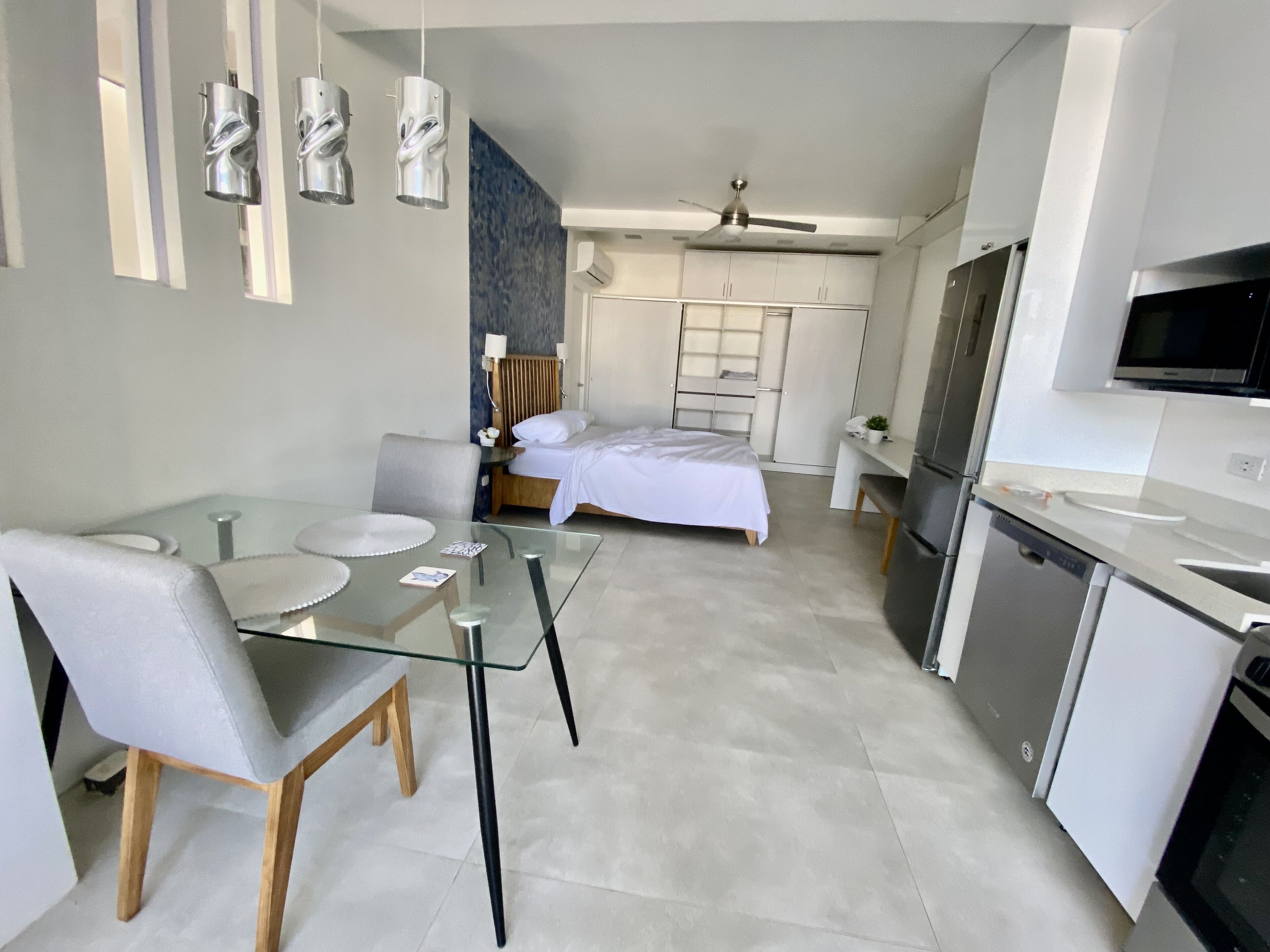 1 bedroom, desk, iron/ironing board, WiFi (free)