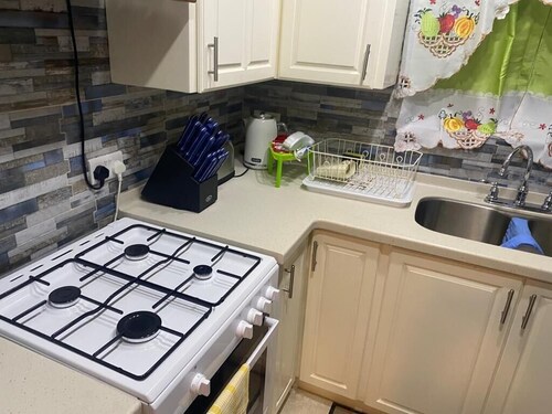 Daly's Executive Suites- AKA-Reeves Villa