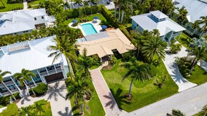 Exterior - Best Location in Olde, South Naples! (Naples)