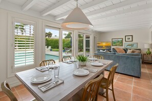 Dining - Best Location in Olde, South Naples! (Naples)
