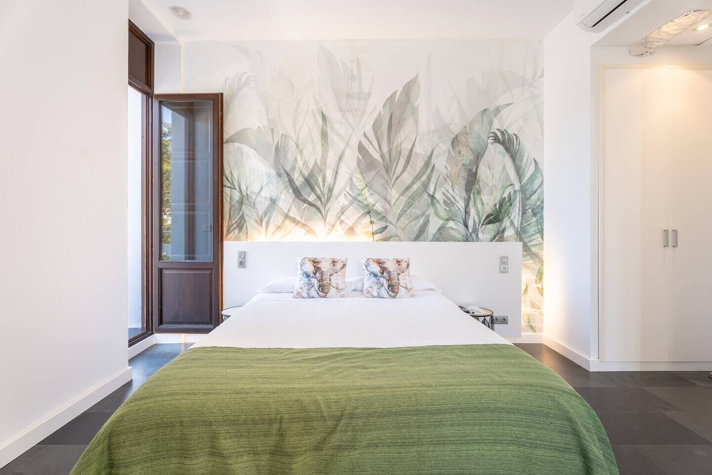 Elite Room | Individually decorated, individually furnished, travel crib, free WiFi