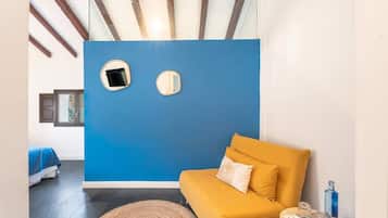 Habitación junior | Decoración individual, mobiliario individual, cuna de viaje