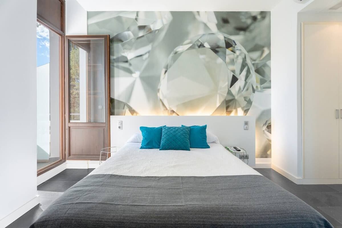 Værelse til brudepar | Individuelt design, individuel indretning, weekendseng, gratis Wi-Fi