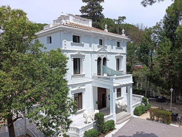 客室ごとに異なる装飾、客室ごとに異なるインテリア、旅行用ベビーベッド、WiFi (無料)