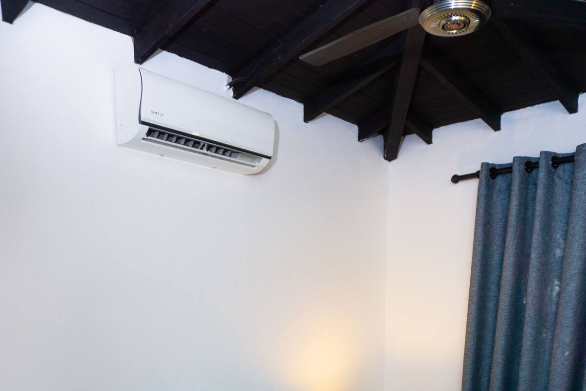 Habitación estándar doble | Ropa de cama de alta calidad, caja fuerte, cortinas opacas y wifi gratis