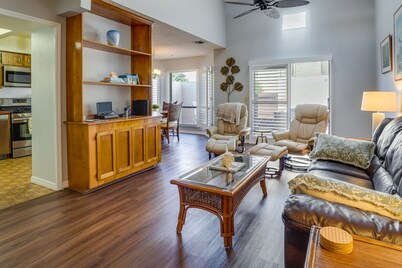 Walk to Restaurants: Downtown Leesburg Townhome!
