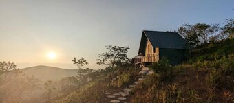 Star Villa - Private Cabin with mountain view.