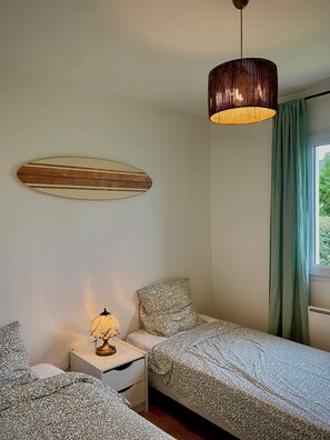 2 bedrooms, desk, iron/ironing board, free WiFi