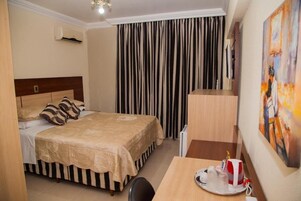 WiFi (free), bed sheets