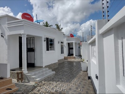 Mkamiti Villa Airport Hotel