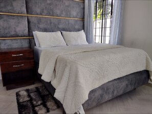 商務別墅 | 埃及棉床單、高級寢具、羽絨被、Tempur-Pedic 床墊