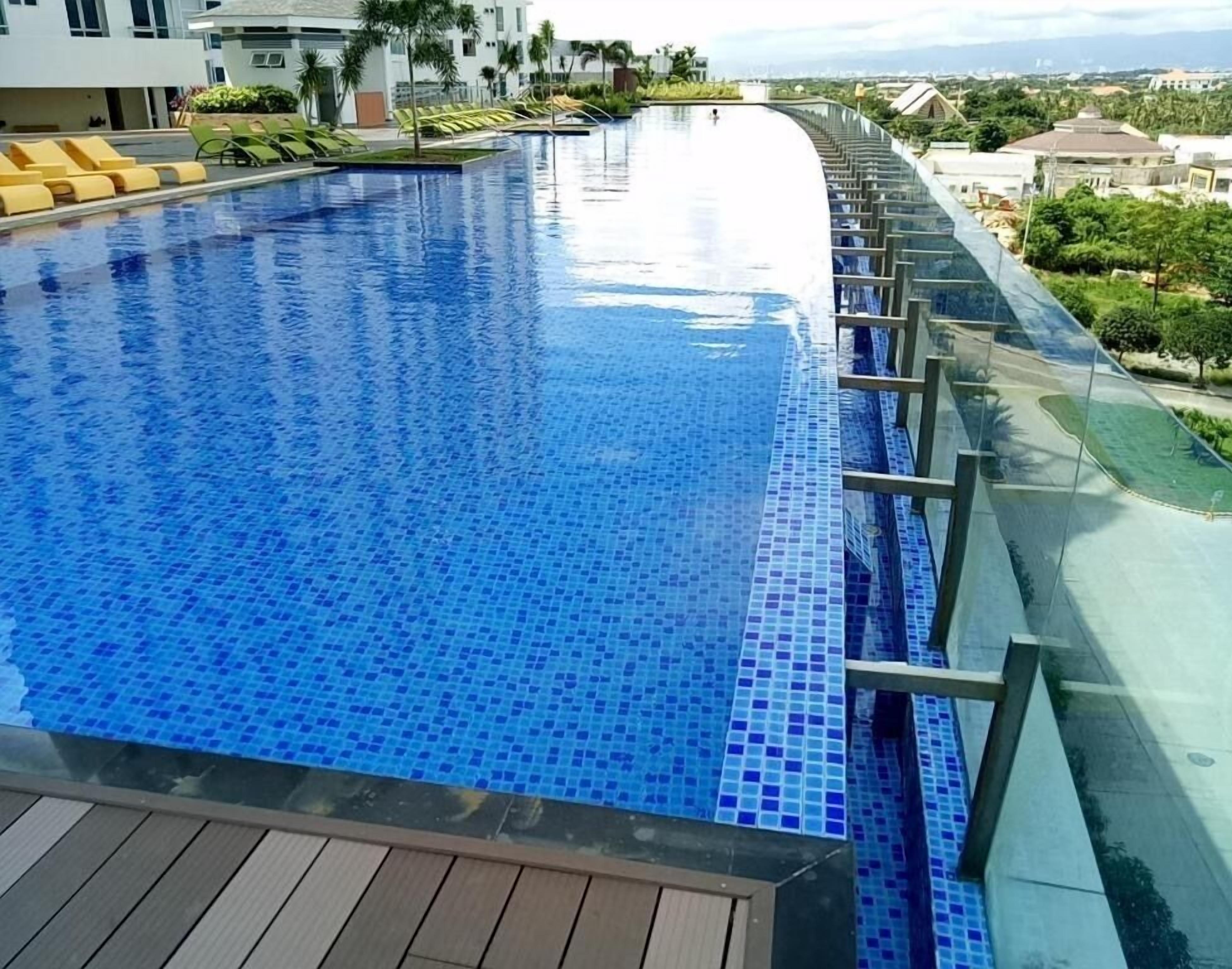 3 outdoor pools