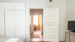 Lägenhet Standard | 1 sovrum, skrivbord, strykjärn/strykbräda och barnsängar