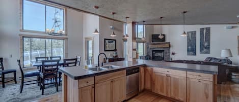 Luxury Chalet, Mountain View | Private kitchen