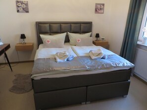 1 bedroom, free WiFi, bed sheets