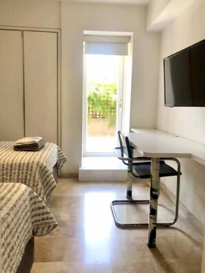 2 bedrooms, desk, iron/ironing board, free WiFi