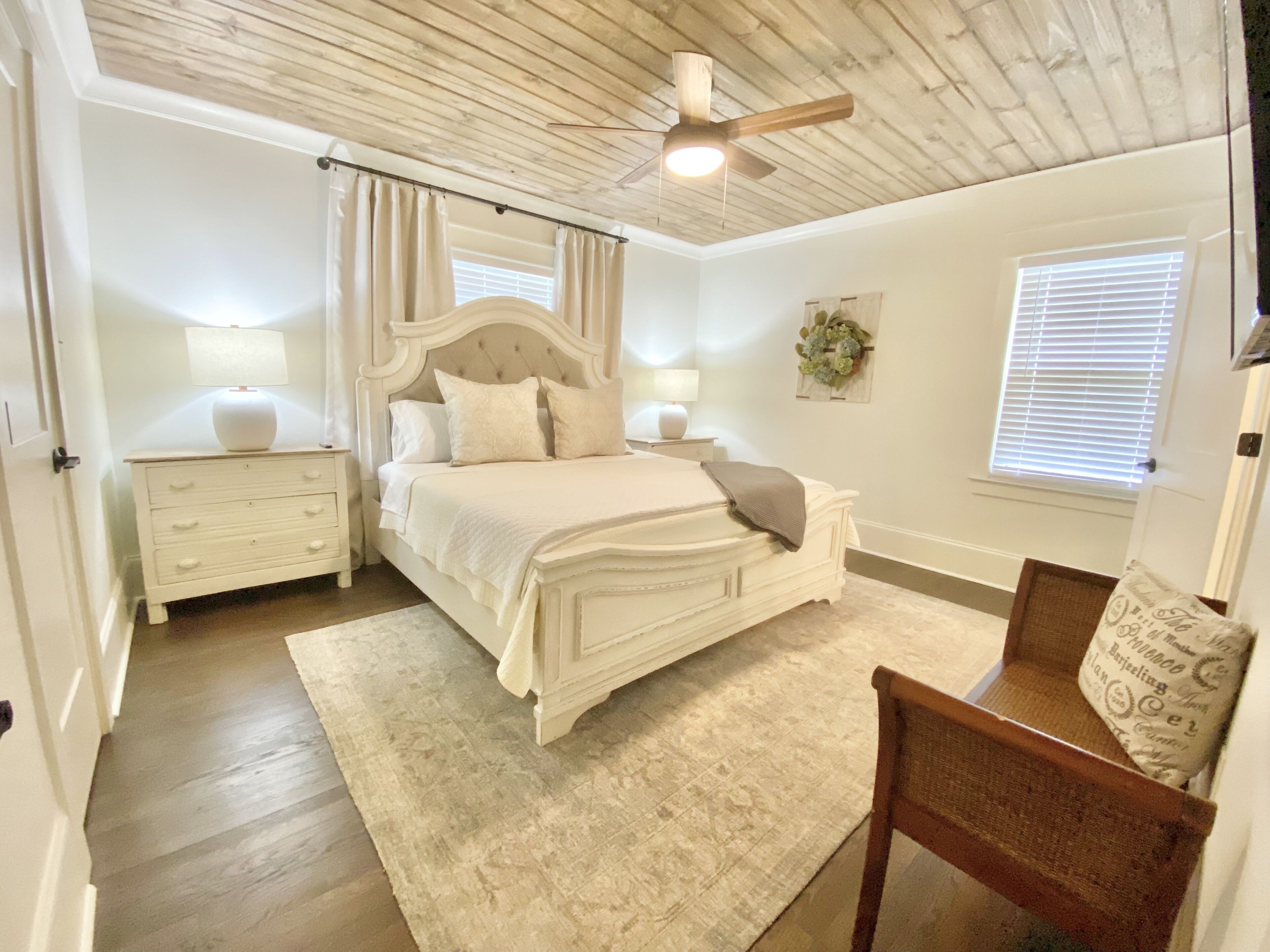 3 bedrooms, in-room safe, iron/ironing board, free WiFi