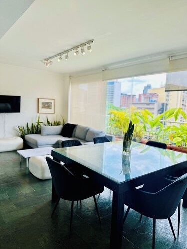 Amplio y Luminoso PH. Res Ana T, Campo Alegre