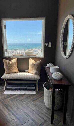 Smart TV, computer monitors