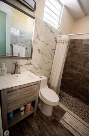 Shower, towels, soap, toilet paper - Glo’s Ocean View (Fajardo)