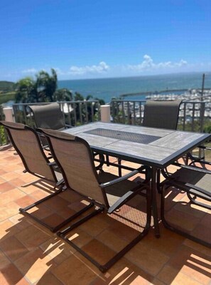 Outdoor dining - Glo’s Ocean View (Fajardo)