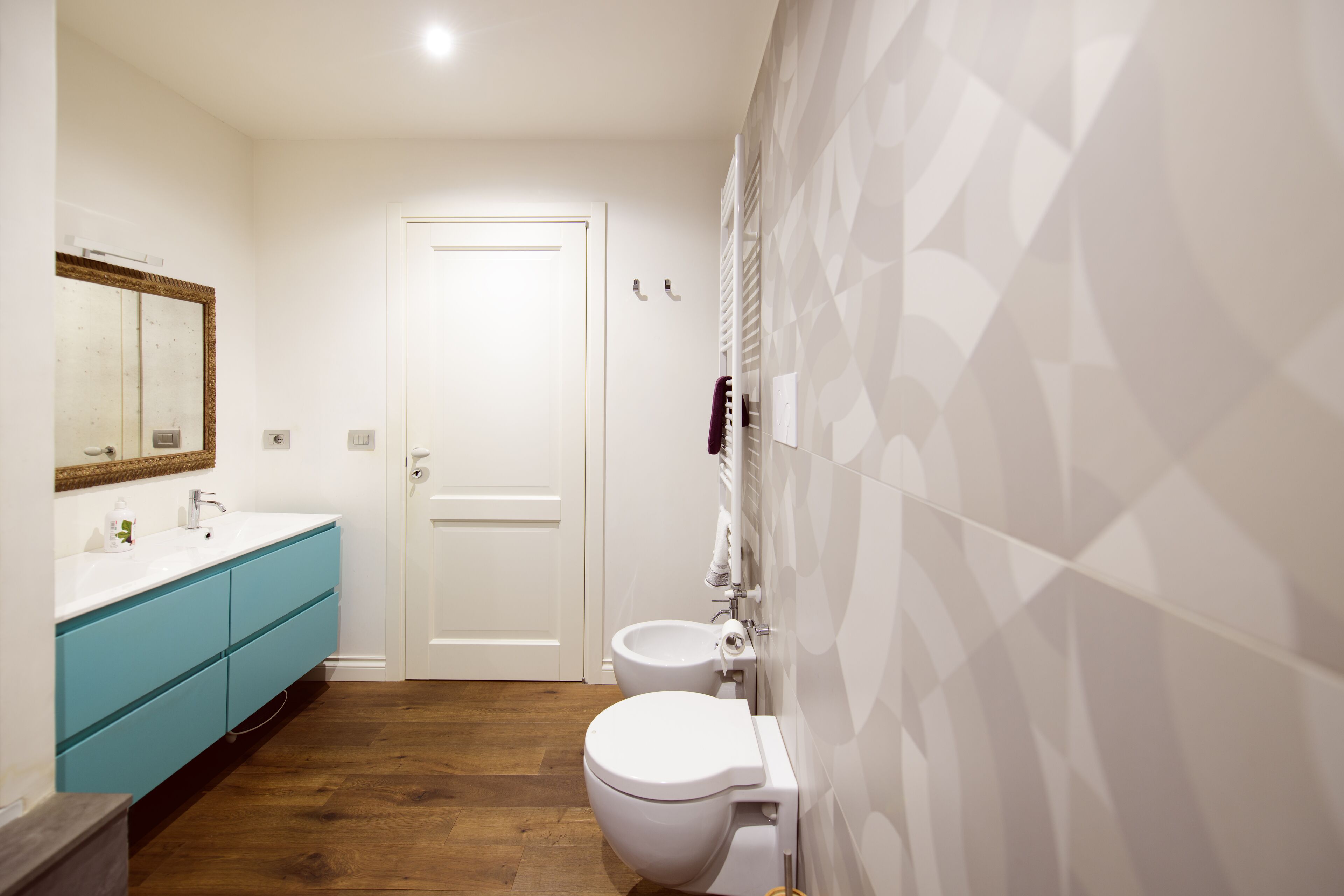 Shower, jetted bath, hair dryer, bidet