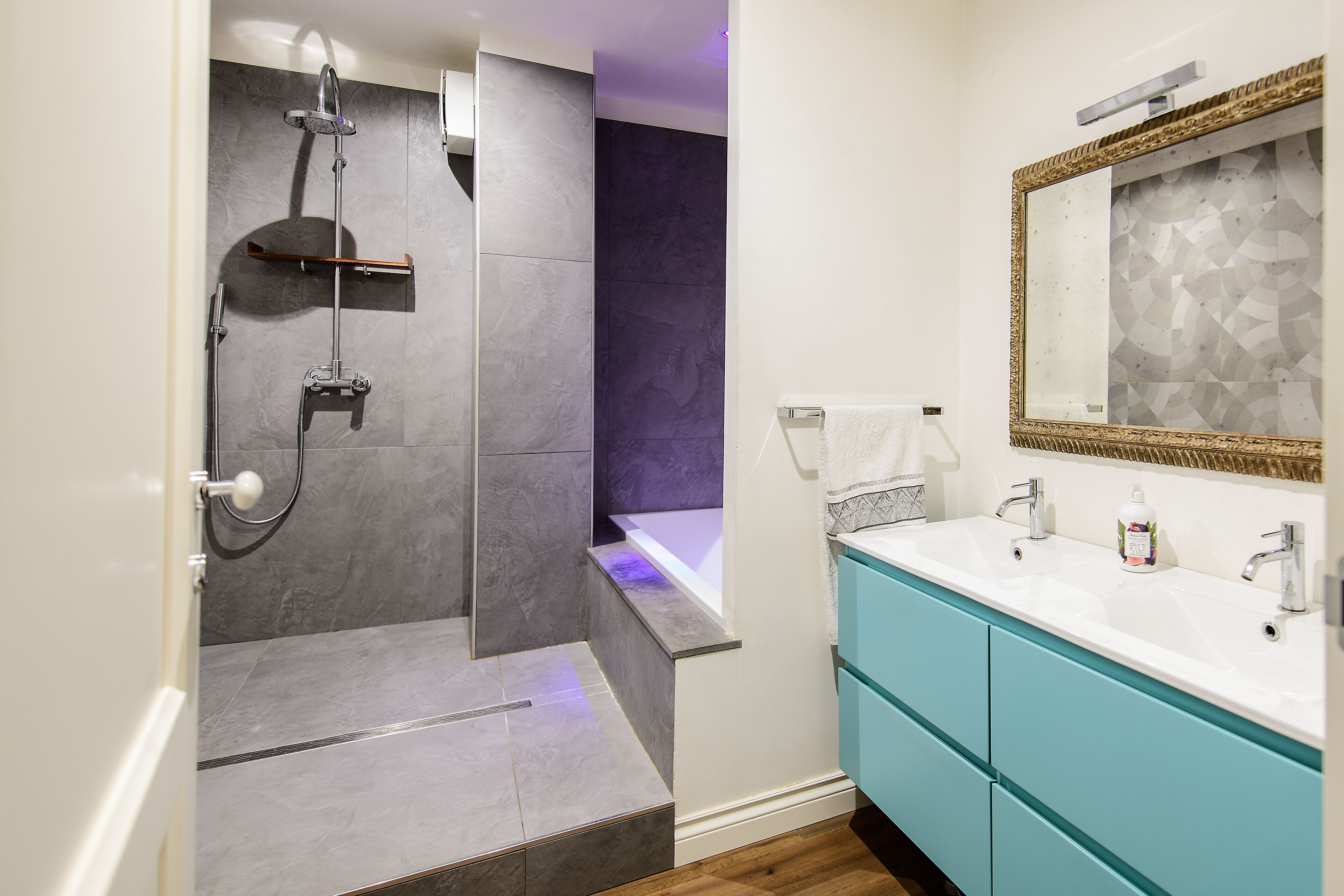 Dusj, boblebad, hårføner og bidé