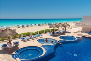 Pool - Beautiful 2 Bedrooms Apartment Ocean View (Cancún)