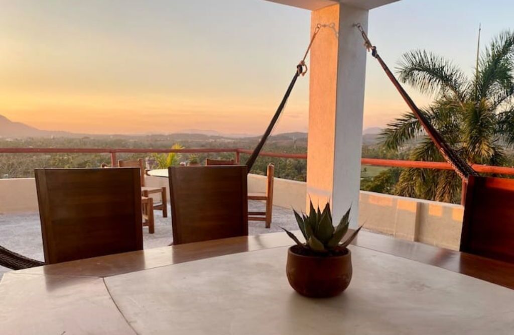 屋外ダイニングエリア