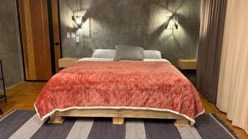 1 bedroom, desk, iron/ironing board, free WiFi