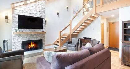 Large Village loft w/ Private Hot Tub & Own Sauna