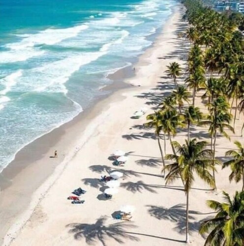 Exclusiva Casa de 5 cuartos cerca de playa Parguito