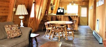 🏞️ Baio Cabin – Rustic Retreat w/ Twain Harte Lake Access & Spacious Deck