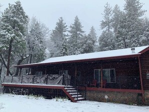 Exterior - Deer Lodge – Beautiful, Spacious Home with Hot Tub (Twain Harte)