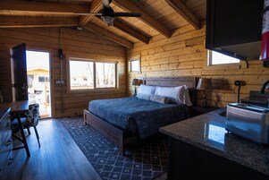 小屋, 通行无障碍 | 办公桌、笔记本电脑工作区、免费 WiFi、床单