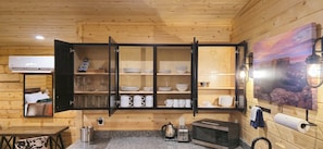Cabana familiar, diversos llits | Cuina privada | Frigorífic petit, microones, bullidora elèctrica i torradora