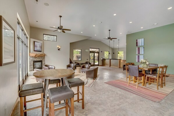 Dining - Private Hot tub, On Bus Routes, A Short Walk from PCMR, 3-Bedroom Condo (Park City)