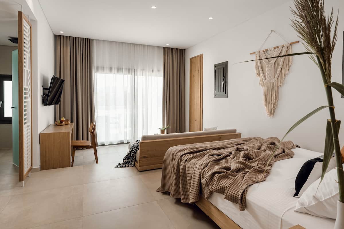 Suite Deluxe, 1 camera da letto | 1 camera, una cassaforte in camera, una scrivania, insonorizzazione