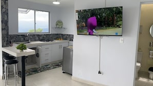 冰箱、微波炉、炉灶、厨具/餐具