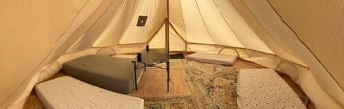 Lakefront bell tent1 near beach & starry night sky