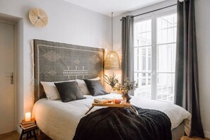 1 chambre, bureau, fer et planche à repasser, Wi-Fi