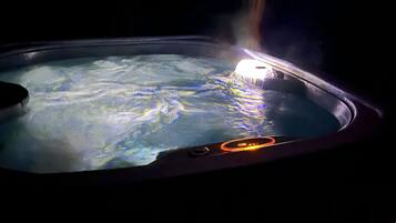 Baignoire à remous extérieure